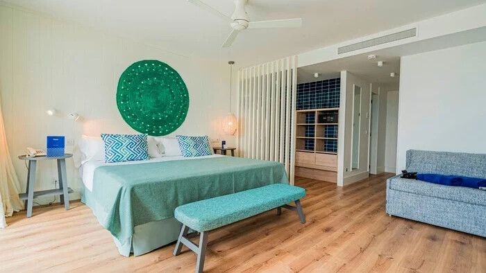 Superior Rooms: Spacious, modern rooms with a balcony and pool views 